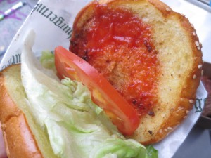 Burgerinhalt ohne Fleisch - das ist gerade beim Wiegen